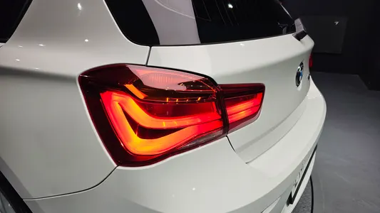 BMW 1 Series (F20) 118d 5 2017 23