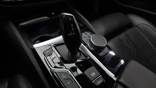 BMW 5 Series (G30) 530i M 2019 9