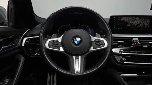 BMW 5 Series (G30) 530i M 2019 14