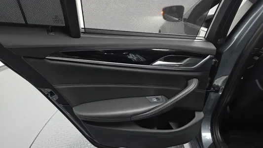 BMW 5 Series (G30) 530i M 2019 25