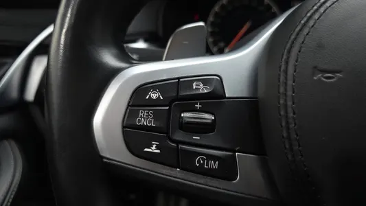 BMW 5 Series (G30) 530i M 2019 26