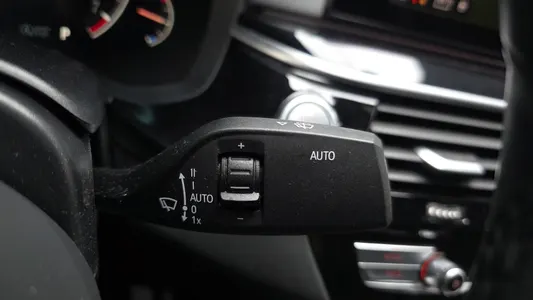 BMW 5 Series (G30) 530i M 2019 31