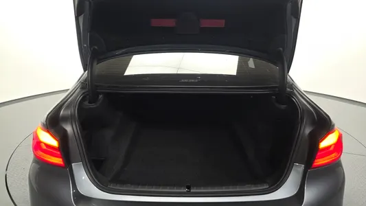 BMW 5 Series (G30) 530i M 2019 30