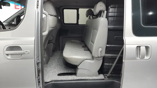 Hyundai Grand Starex 5 2017 12