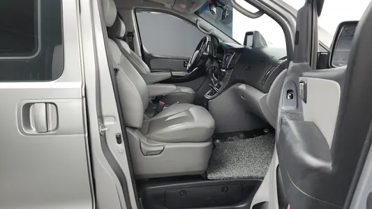 Hyundai Grand Starex 5 2017 26