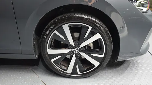 Volkswagen 8 2.0 TDI 2025 5