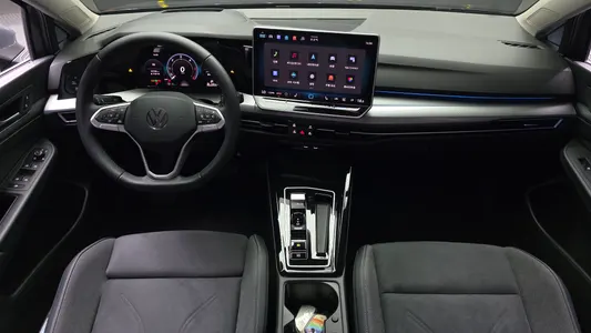 Volkswagen 8 2.0 TDI 2025 7