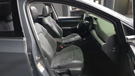 Volkswagen 8 2.0 TDI 2025 11