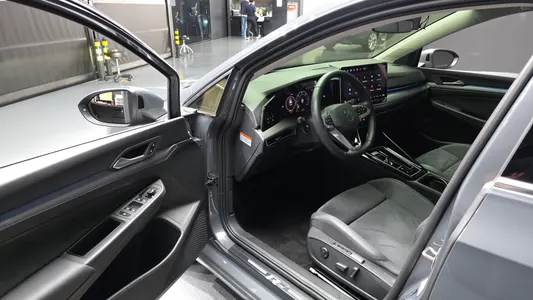 Volkswagen 8 2.0 TDI 2025 10