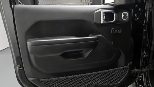 Jeep (JL) 2.0 4 2018 24