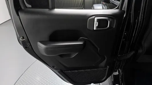Jeep (JL) 2.0 4 2018 25