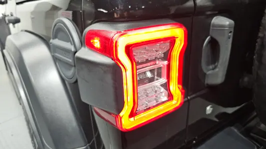 Jeep (JL) 2.0 4 2018 23