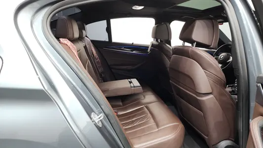 BMW 5 Series (G30) 530i M 2019 11