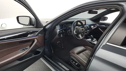 BMW 5 Series (G30) 530i M 2019 10