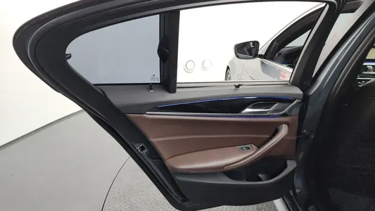BMW 5 Series (G30) 530i M 2019 25