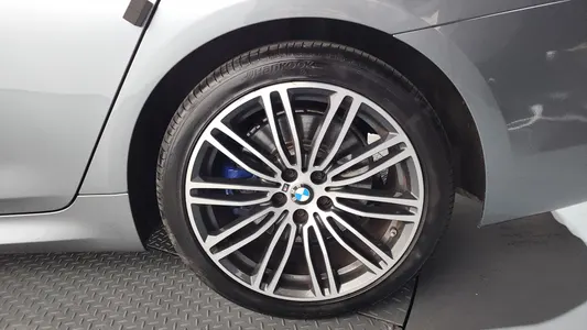 BMW 5 Series (G30) 530i M 2019 21