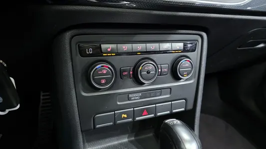 Volkswagen 더 비틀 2.0 TDI 2015 18