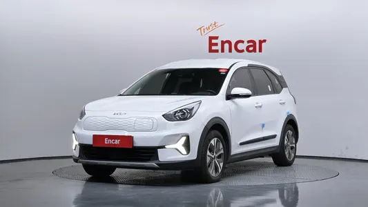 Kia () 2022