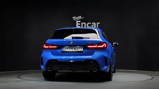 BMW 1 Series (F40) 120i M 2022 4
