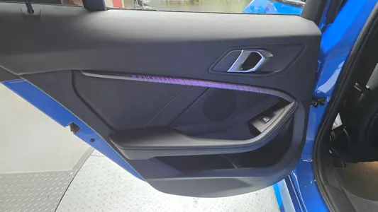 BMW 1 Series (F40) 120i M 2022 25
