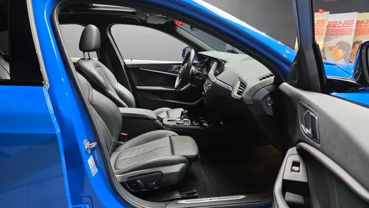 BMW 1 Series (F40) 120i M 2022 26