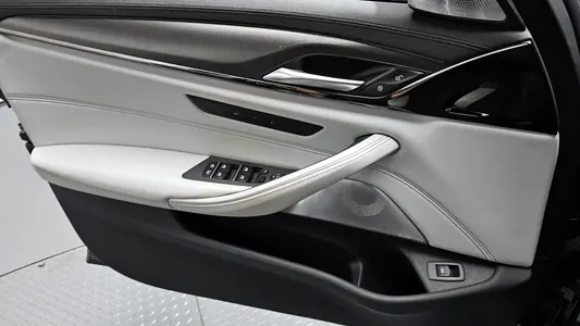 BMW M5 (F90) M5 2019 24