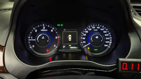 Hyundai Grandeur HG HG220 2015 8