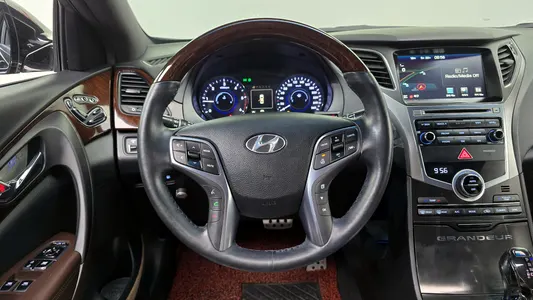 Hyundai Grandeur HG HG220 2015 13