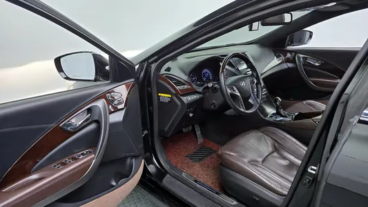 Hyundai Grandeur HG HG220 2015 10
