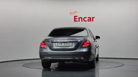 Mercedes-Benz E-Class W213 E220d 4MATIC 2019 4