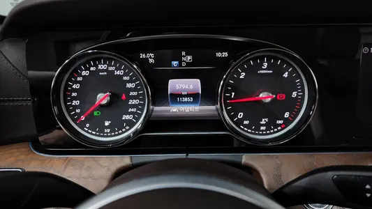 Mercedes-Benz E-Class W213 E220d 4MATIC 2019 8