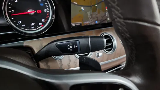 Mercedes-Benz E-Class W213 E220d 4MATIC 2019 9