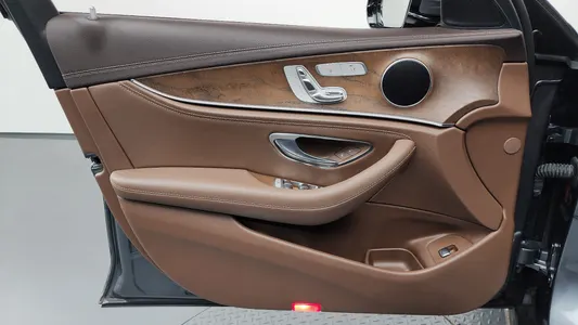 Mercedes-Benz E-Class W213 E220d 4MATIC 2019 24