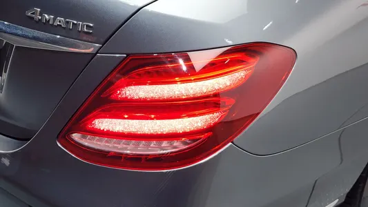 Mercedes-Benz E-Class W213 E220d 4MATIC 2019 23