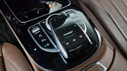 Mercedes-Benz E-Class W213 E220d 4MATIC 2019 34