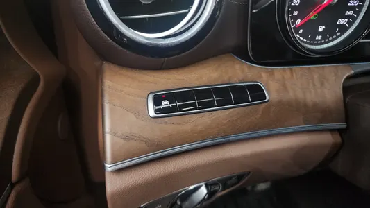 Mercedes-Benz E-Class W213 E220d 4MATIC 2019 27