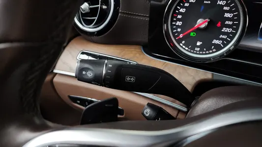 Mercedes-Benz E-Class W213 E220d 4MATIC 2019 28