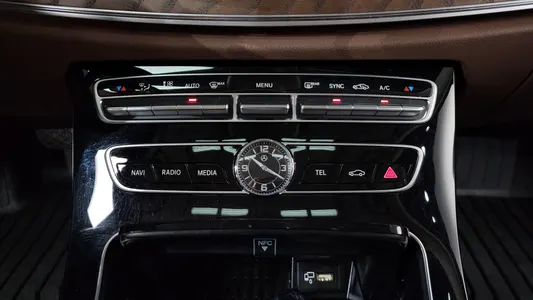 Mercedes-Benz E-Class W213 E220d 4MATIC 2019 30