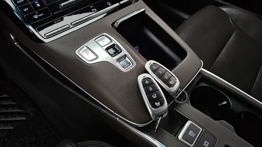 Hyundai IG 3.0 LPi () 2020 9