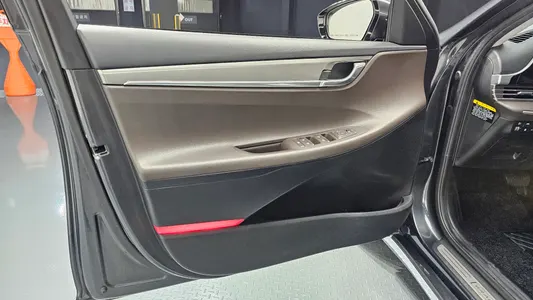 Hyundai IG 3.0 LPi () 2020 24