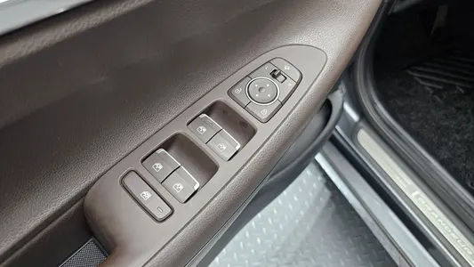Hyundai IG 3.0 LPi () 2020 27