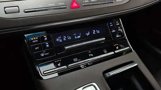 Hyundai IG 3.0 LPi () 2020 29