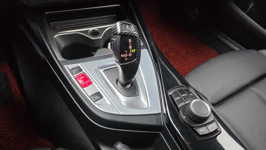 BMW 1 Series (F20) 118d 5 2016 9