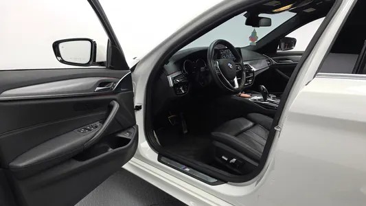 BMW 5 Series (G30) 520d xDrive M 2018 10