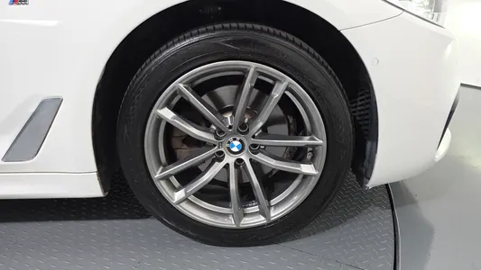 BMW 5 Series (G30) 520d xDrive M 2018 21