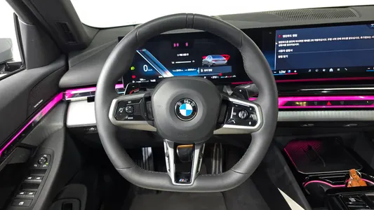 BMW 5 Series (G60) 520i 2024 14