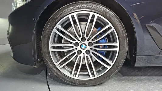 BMW 5 Series (G30) 530i M 2019 4