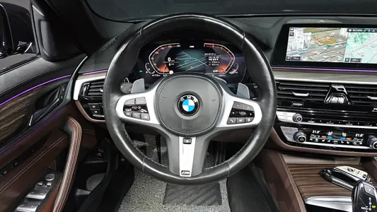 BMW 5 Series (G30) 530i M 2019 11