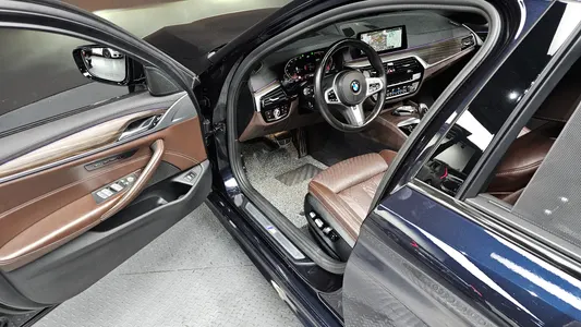 BMW 5 Series (G30) 530i M 2019 9