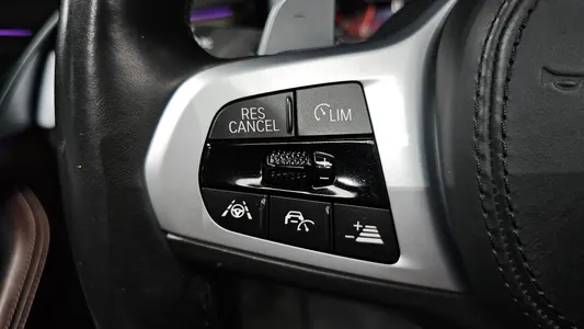 BMW 5 Series (G30) 530i M 2019 17
